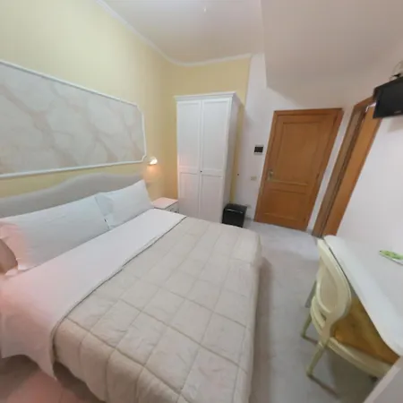 Готель Linda Сорренто